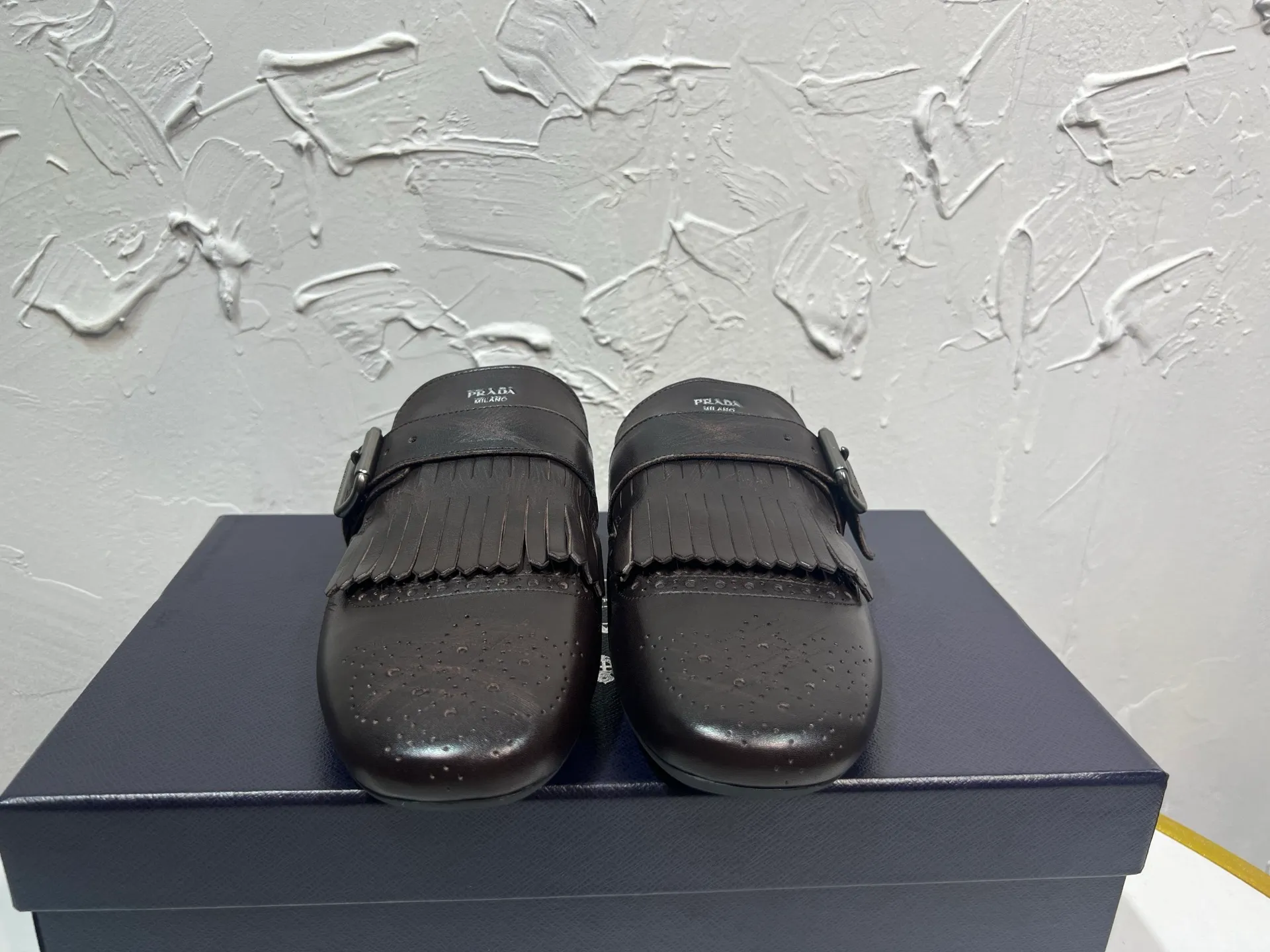 P780 prada derby2025 spring and autumn latest Prada slip-on retro men's Muleto shoes, Shuffle tassel strap Monk shoes, upper cowhide, lining and foot cowhide, rubber sole, original packaging Code number: 39-46